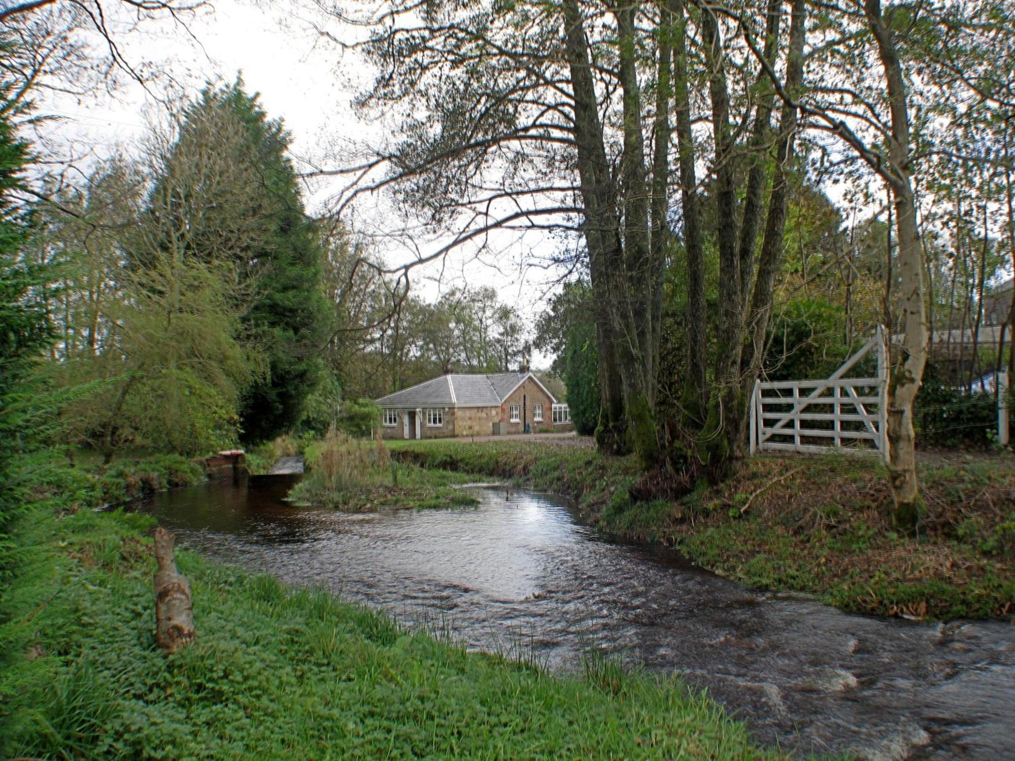 Auchendennan Farm Self Catering Cottages Balloch Room photo